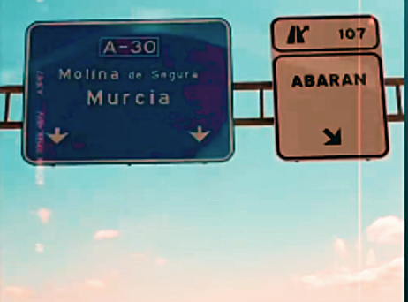 Placa da rodovia A-30 indicando Murcia